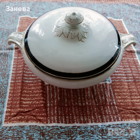 Порцеланов супник