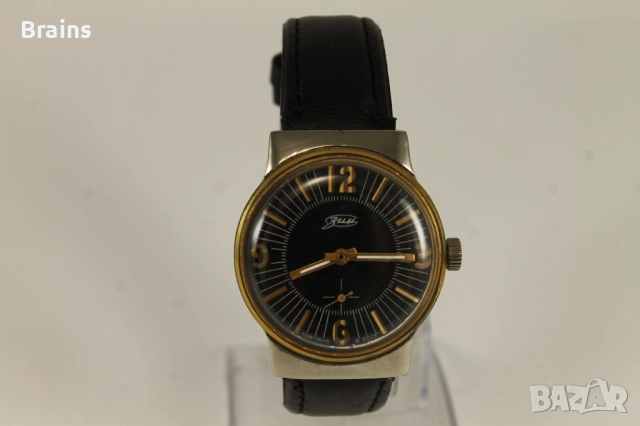 1970's ЗИМ Стар Руски Ръчен Часовник , снимка 2 - Антикварни и старинни предмети - 52454477