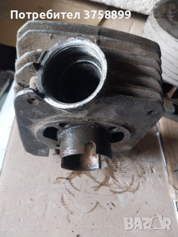 различни части останали от двигател иже възход татран., снимка 11 - Резервни части за телефони - 54068988