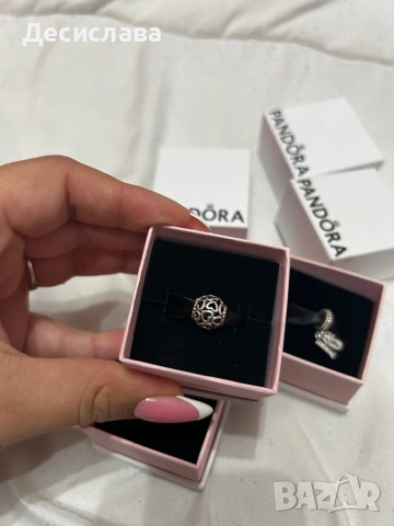 Оригинални талисмани Pandora, снимка 4 - Гривни - 52455846