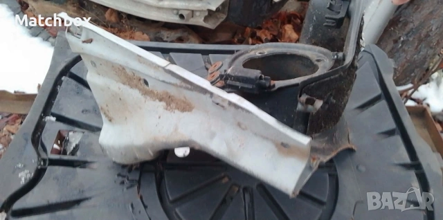 Десен ботуш за Мерцедес 124, снимка 4 - Части - 44585720