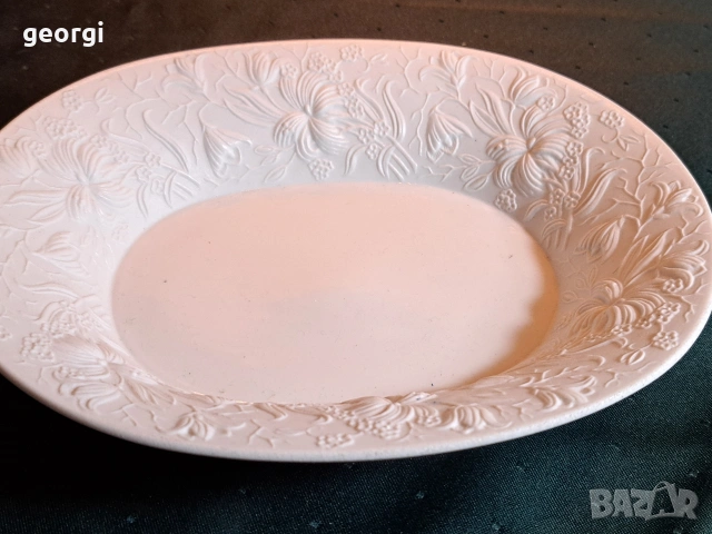 елипсовидно релефно порцеланово плато Kaiser M.Frey 34/4