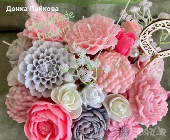 Луксозен букет от соеви свещи в тюркоаз и бяло – ръчна изработка