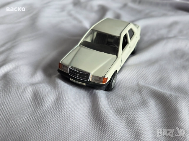 Mercedes Benz 190 190 E Cursor-Modell 1182 мащаб 1/35 Федерална Република Германия