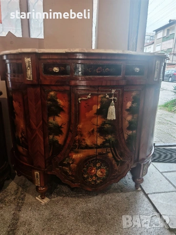 Елегантен бароков комод