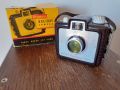 Kodak Brownie Holiday Camera No.179

, снимка 1 - Фотоапарати - 45684694