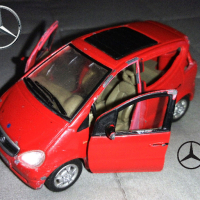 Mercedes Benz A140 Red Hongwell 1/43, снимка 1 - Колекции - 39764963