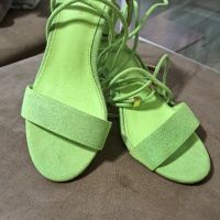 Велурени сандали с вързалки, снимка 1 - Дамски обувки на ток - 45918131
