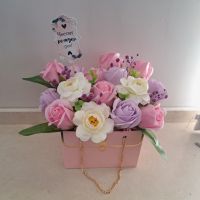 Чанта със  сапунени  цветя. , снимка 1 - Подаръци за жени - 45803904