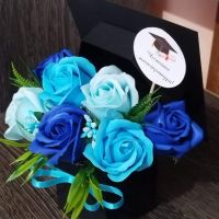 💙🎓💙🎓Тематичен букети със сапунени рози, снимка 4 - Подаръци за мъже - 45465471