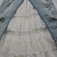 Дънкова дълга пола ,комбинирана с ефирна бяла пола, Бохо стил.Номер М., снимка 2 - Поли - 45568357
