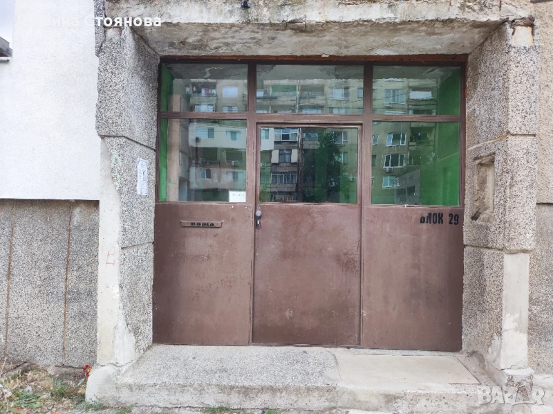 Входна врата за блок., снимка 1