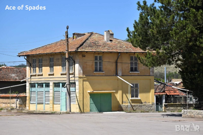 Голяма къща в центъра на с. Дряновец , снимка 1