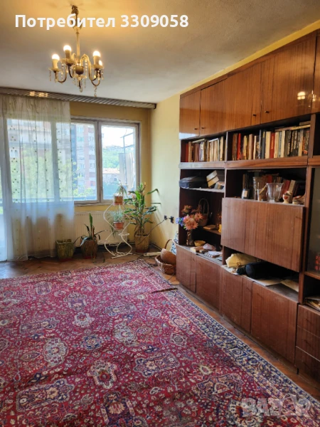 Продавам 3- стаен в самия център на В. Търново , до ОУ Патриарх Евтимий и парк Дружба , снимка 1