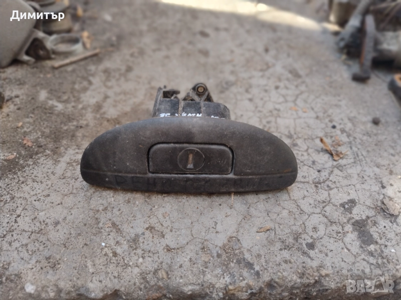 Патрон - Бутон Заден Капак За Рено Сценик 1998г / Renault Scenic 1998y, снимка 1