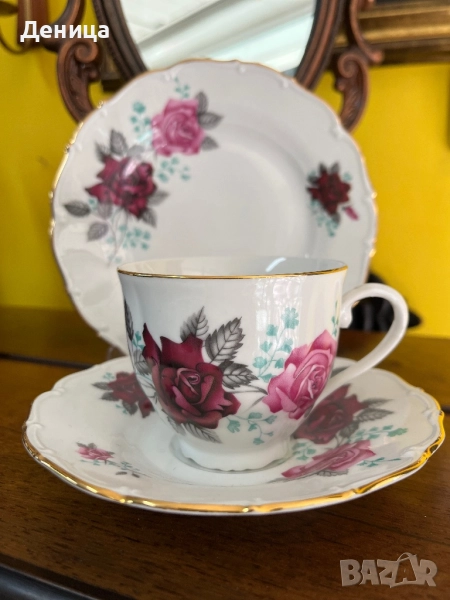 Haas & Czkek  Троен сет с нежен златен кант и релеф Винена и розова роза с ментови листенца , снимка 1