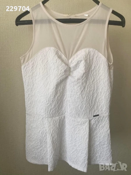 Дамски топ GUESS, снимка 1