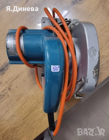 Ръчен цирколяр Black I Decker 450w , снимка 2 - Други инструменти - 52115167