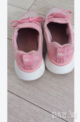 дамски маратонки адидас, снимка 3 - Маратонки - 52621136