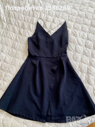 Черна рокля с деколте, снимка 1 - Рокли - 46393058