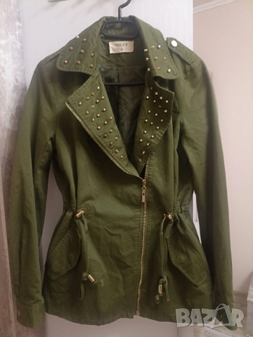 маслено зелено есенно дамско яке с капси