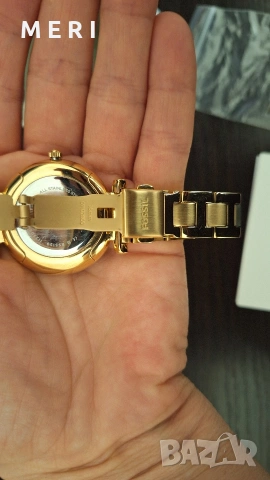 Дамски часовник FOSSIL, снимка 3 - Други - 53822849