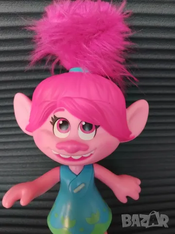 HASBRO Trolls Poppy Feature Dolls Пееща кукла, снимка 1 - Музикални играчки - 49054993