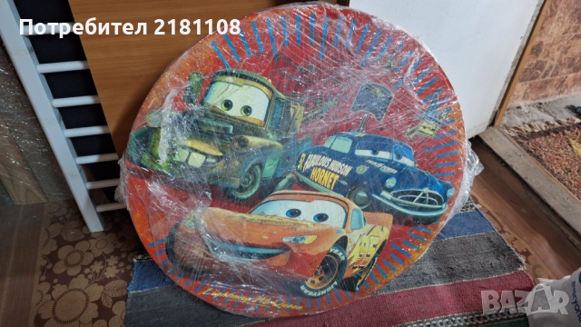 Дървена масичка със столче на McQueen