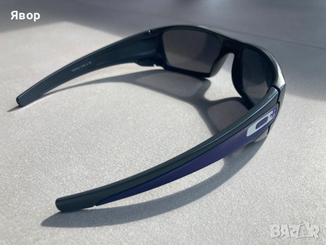 Слънчеви очила Oakley Fuel Cell Hero edition, снимка 3 - Слънчеви и диоптрични очила - 54252085