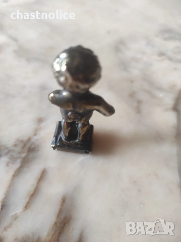 Продавам винтидж фигурка Manneken Pis BRUXELLES
