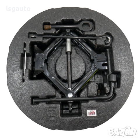 Комплект крик, ключ и кука за теглене Hyundai i40 2011-2018 ID: 155662, снимка 2 - Части - 52752359