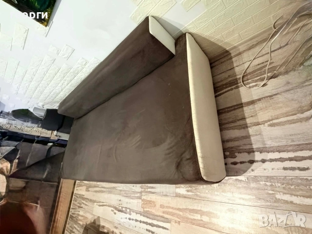 Диван , три места, разтегателен. Втора употреба, запазен., снимка 8 - Дивани и мека мебел - 52910765