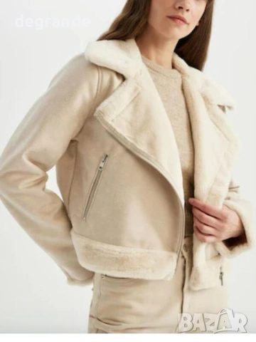 Дамско късо яке в Бежов Цвят 