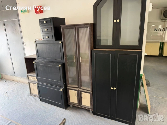 2803  шкафове общо за 50 евро всички цена 50 евро  / 97,79 лева  общо за всичко  -напълно здрави меб