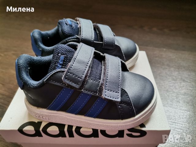 Кожени маратонки adidas, снимка 2 - Детски маратонки - 45427613