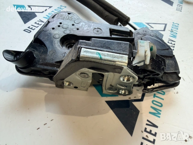 69030-02560 дясна брава предна от Toyota C-HR 2.0 l-VVTi Hybrid двигател M20AFXS 150 кс., 17000 km, снимка 4 - Части - 53425430