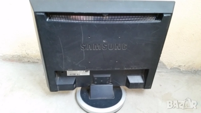 Монитор 19" Samsung 941MW , снимка 2 - Части и Платки - 53745422