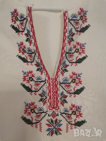 Дамска риза с българска шевица