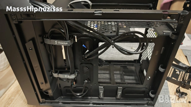 mini ITX кутия Fractal Design Torrent Nano Black TG Dark Tint, снимка 7 - Захранвания и кутии - 54256997