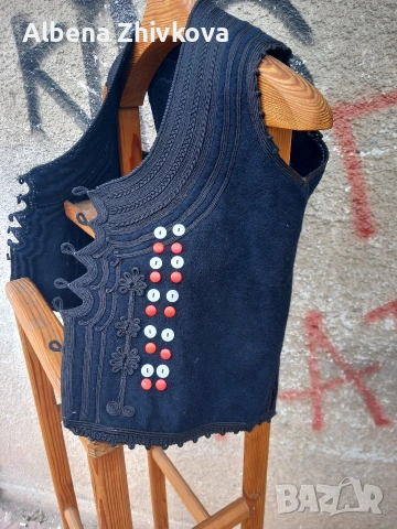 стар етнографски елек - дорамче с много гайтани и декорация, снимка 8 - Антикварни и старинни предмети - 53923456