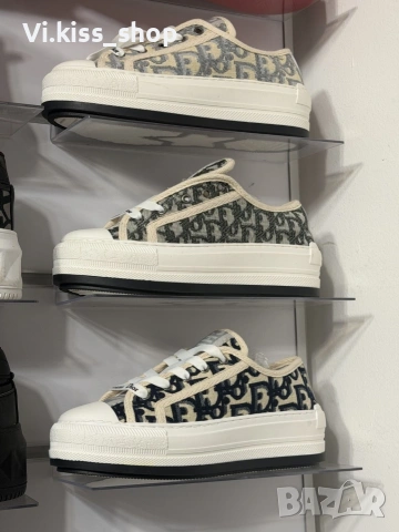 Нови обувки Dior