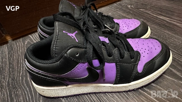 Маратонки Nike Air Jordan 1 Low , снимка 4 - Маратонки - 53891260