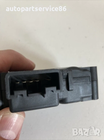 Мотор за клапа на отоплителната система за Mazda CX-7 2.3T (2011) 63,000 миля, снимка 3 - Части - 53653086