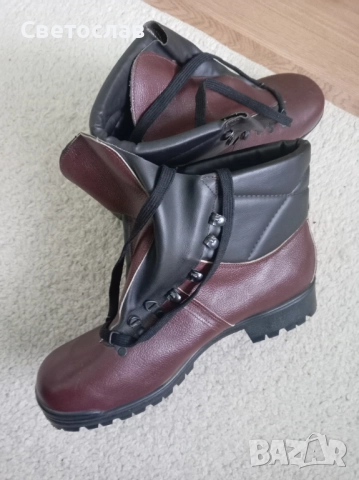 Продавам работно - туристически обувки, снимка 6 - Мъжки боти - 52348932