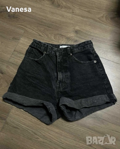 Черни дънкови къси гащи