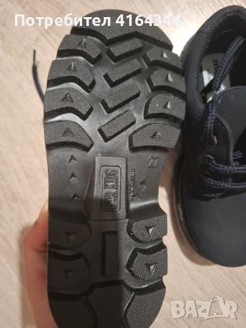 Детски обувки на melania 27 номер, снимка 3 - Детски маратонки - 51451628