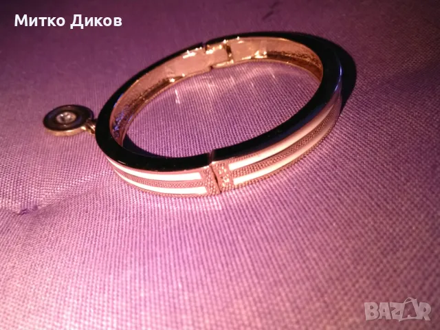 Женска гривна позлатена емайлирана тип Сваровски с висулка нова, снимка 6 - Гривни - 49923509