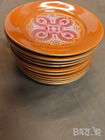 Продавам български чинии, снимка 5 - Сервизи - 53938478