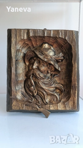 "Стария ловец" , дърворезба с метален елемент, пушка. 