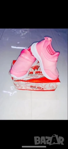 Детски обувки за момиче на едро